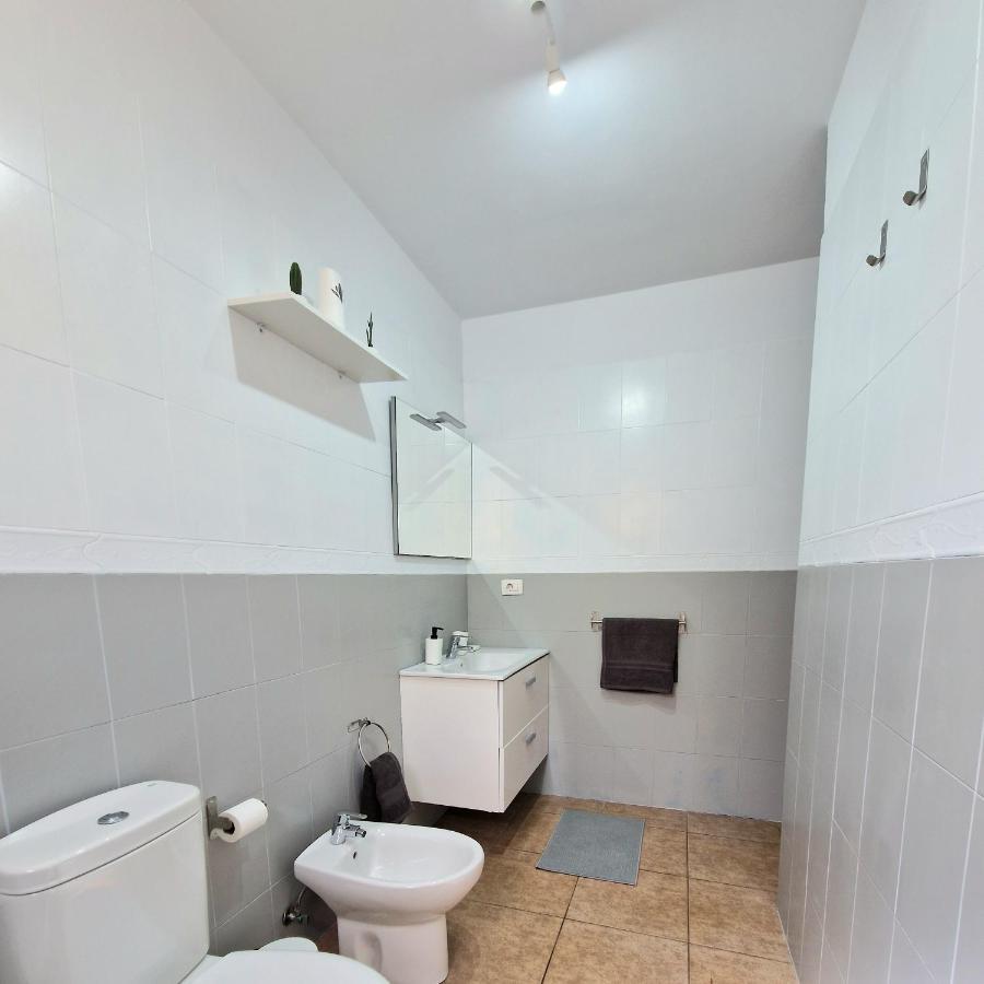 فيلا Spacious Chalet Next To The Sea - Airport سان إيسيذرو المظهر الخارجي الصورة
